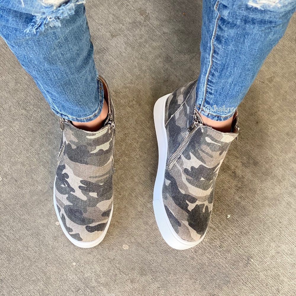 NEW YEARS SALE Camo Hidden wedge sneaker - Picture 5 of 7
